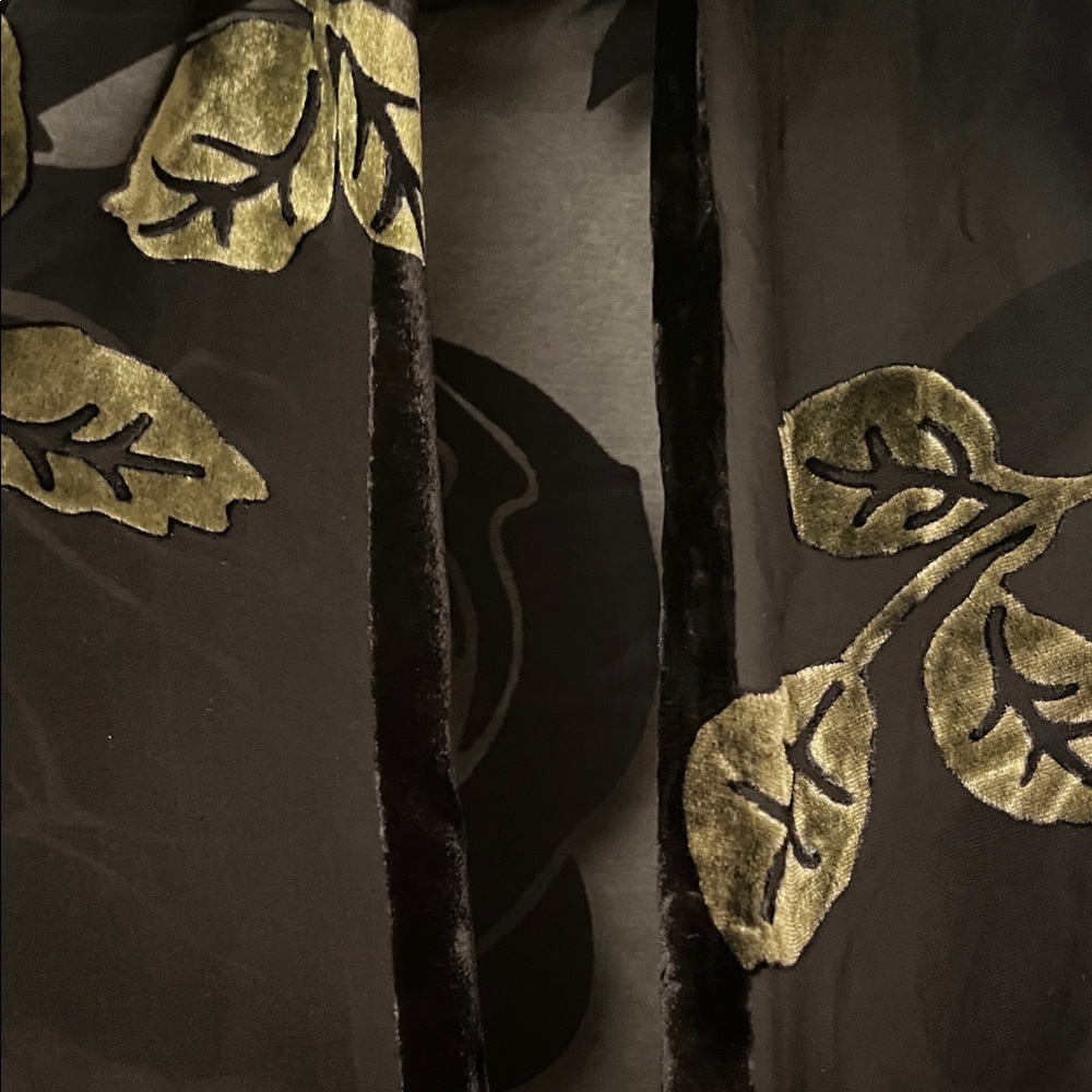 Vintage FF Collection Black Silk Floral Velvet Shawl - Picture 5 of 10